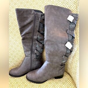 Cute fall boots with sweater detail!